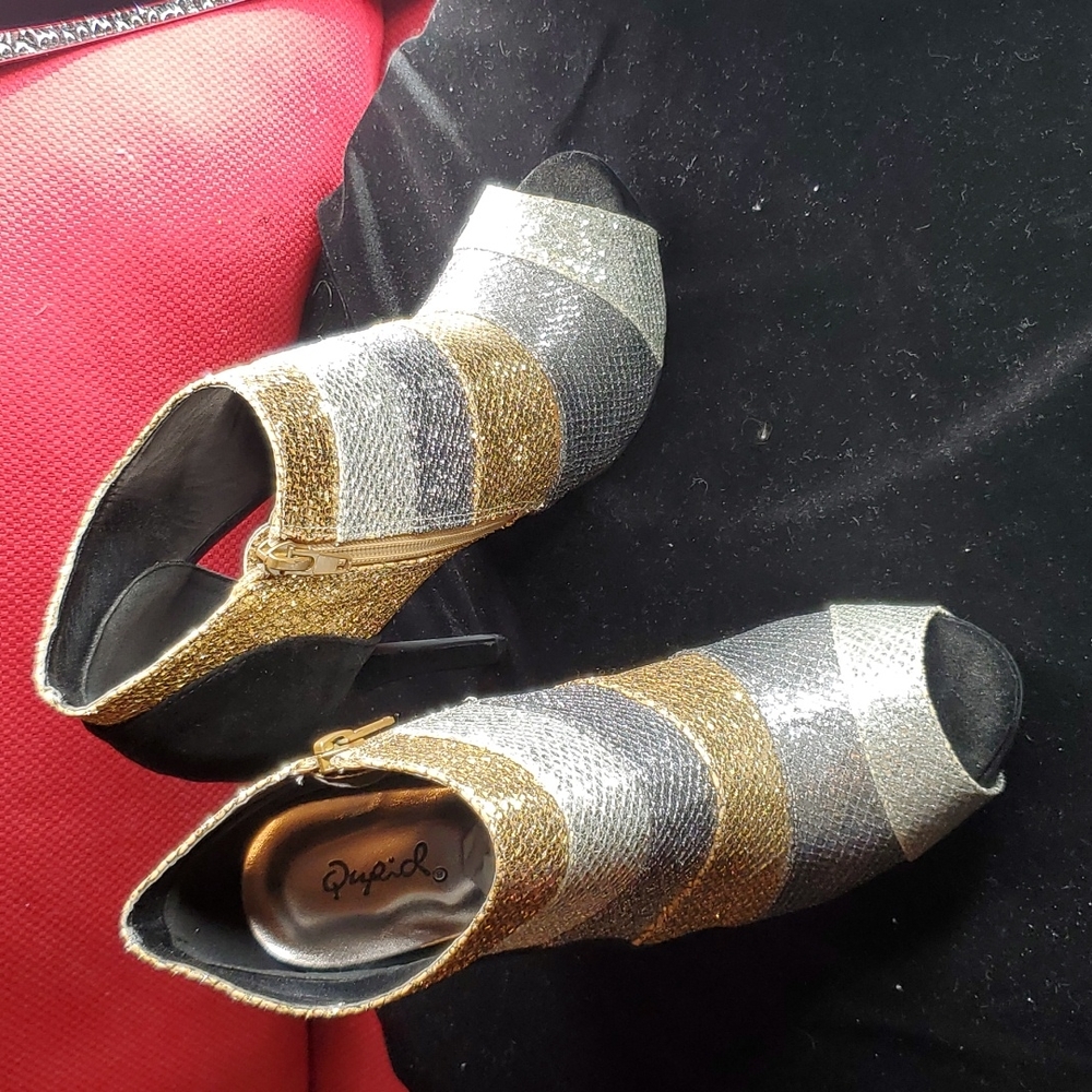 Womens platform heel bootie